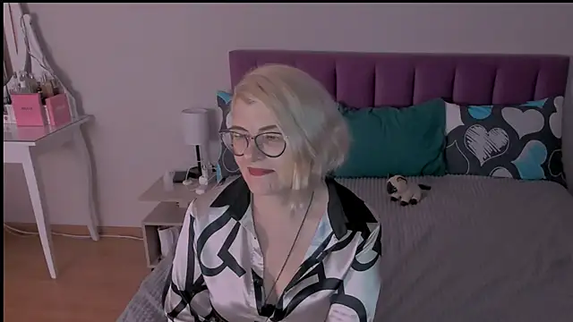 sabrinamacmarren online show from 01/24/25, 08:11