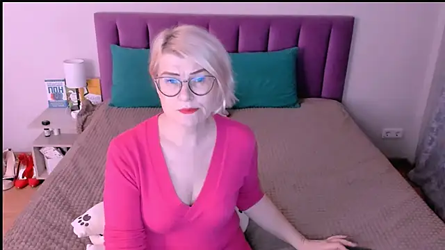 sabrinamacmarren online show from 11/13/25, 03:22