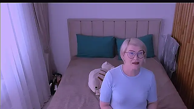 sabrinamacmarren online show from 04/25/26, 01:41