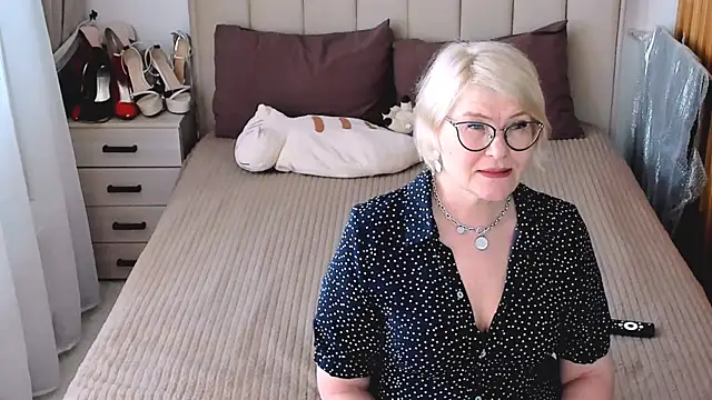 sabrinamacmarren online show from 07/11/26, 11:57