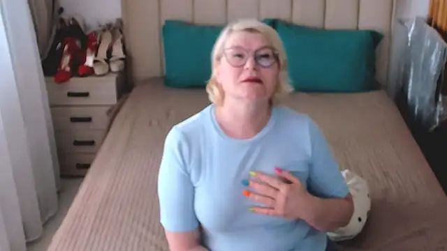 sabrinamacmarren online show from 08/01/26, 01:43