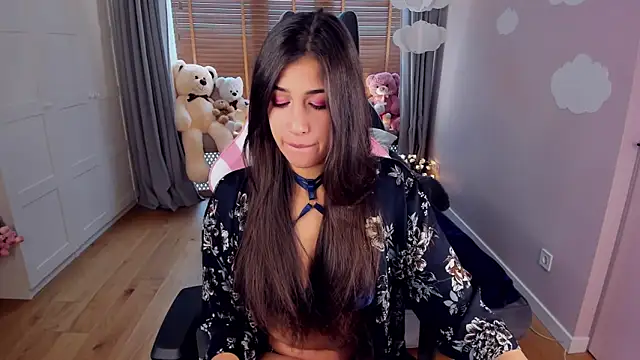 MiaSilkX online show from 10/28/25, 12:19