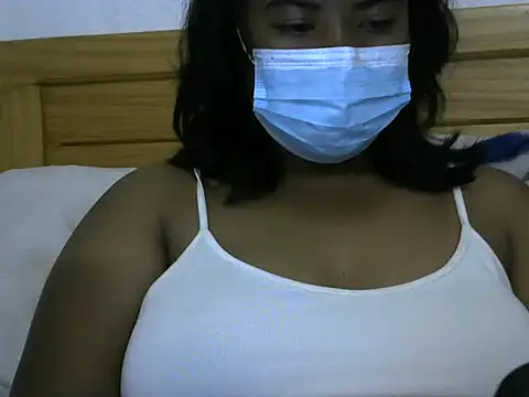 Artinah22 online show from 10/26/25, 05:52