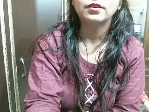 Snapshot of UrsMansi chatting on 12/07/24, 06:21 UrsMansi online show from 12/07/24, 06:21