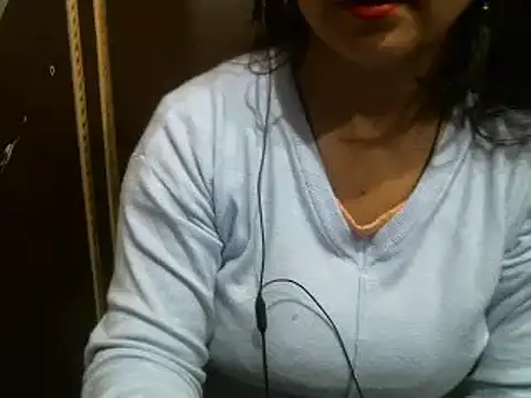 Snapshot of UrsMansi chatting on 01/21/25, 06:33 UrsMansi online show from 01/21/25, 06:33