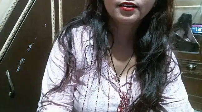 Snapshot of UrsMansi chatting on 03/11/25, 01:16 UrsMansi online show from 03/11/25, 01:16