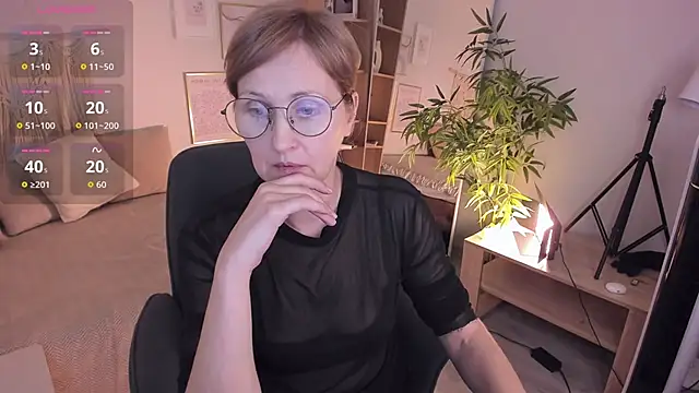 Snapshot of Paris_Cherry chatting on 01/18/26, 12:53 Paris Cherry online show from 01/18/26, 12:53