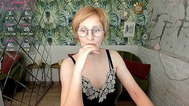 Snapshot of Paris_Cherry chatting on 05/10/26, 01:05 Paris Cherry online show from 05/10/26, 01:05