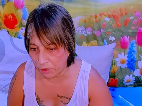 indianroxy online show from 10/22/25, 06:35