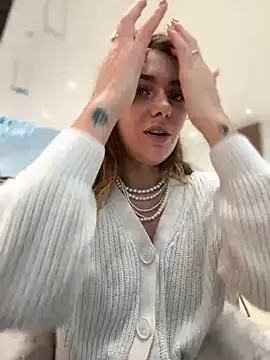 MariiD online show from 12/30/24, 11:15