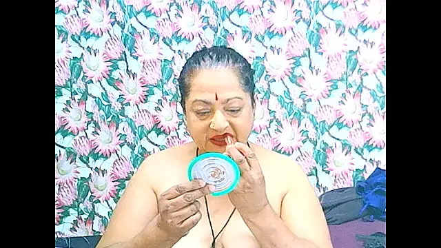 Snapshot of matureindian chatting on 06/15/26, 07:43 matureindian online show from 06/15/26, 07:43