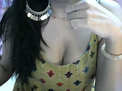 Snapshot of indianbae01 chatting on 02/12/25, 09:33 indianbae01 online show from 02/12/25, 09:33