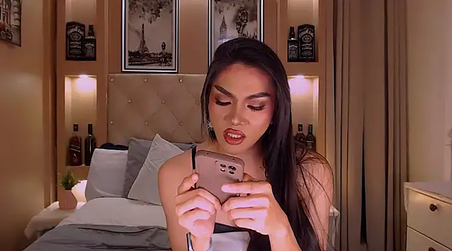 Snapshot of YOUR_DREAMWIFE chatting on 03/12/25, 11:01 YOUR DREAMWIFE online show from 03/12/25, 11:01