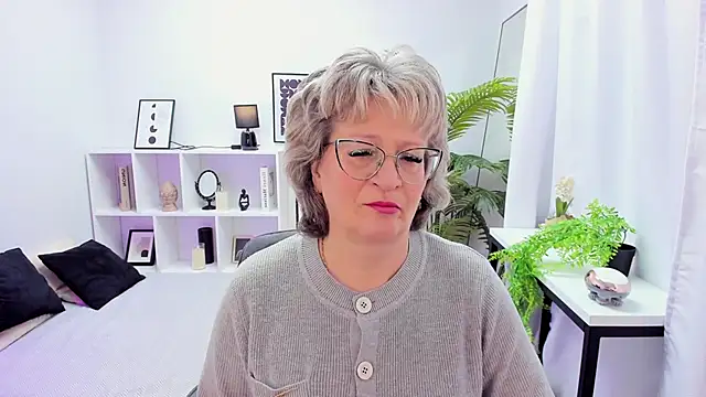 EvelynJoyful online show from 11/21/25, 05:17