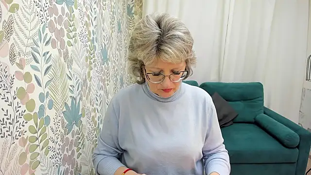 EvelynJoyful online show from 12/05/25, 04:54