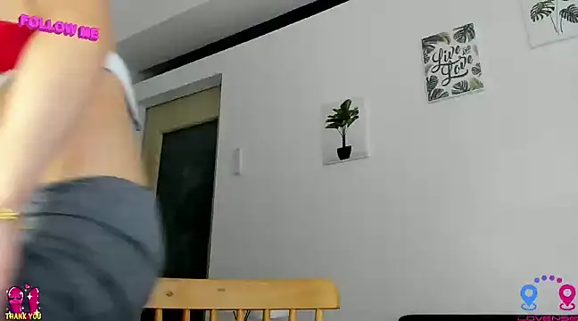 Snapshot of hottycrishina chatting on 03/07/25, 10:13 hottycrishina online show from 03/07/25, 10:13