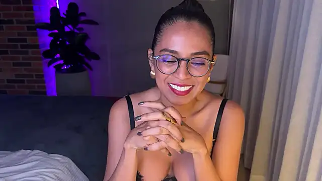 Snapshot of illaroom chatting on 02/02/25, 01:55 illaroom online show from 02/02/25, 01:55