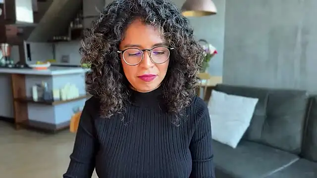 Snapshot of illaroom chatting on 02/19/25, 10:31 illaroom online show from 02/19/25, 10:31