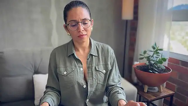 Snapshot of illaroom chatting on 10/14/25, 07:58 illaroom online show from 10/14/25, 07:58