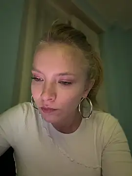 Snapshot of AnastasiaAniess chatting on 12/23/24, 04:50 AnastasiaAniess online show from 12/23/24, 04:50