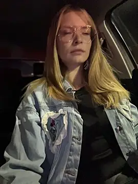 AnastasiaAniess online show from 10/31/25, 09:38