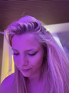 AnastasiaAniess online show from 04/30/26, 08:57