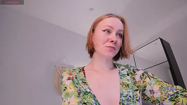 Snapshot of LilianKroft chatting on 05/07/26, 11:59 LilianKroft online show from 05/07/26, 11:59