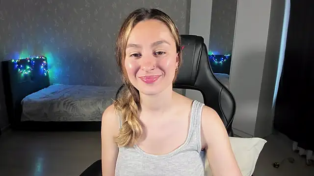 Snapshot of EllaFresh chatting on 06/28/26, 04:02 EllaFresh online show from 06/28/26, 04:02