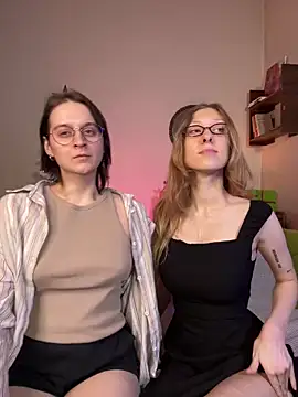 Snapshot of Jitoon_Exe chatting on 12/18/24, 05:10 Jitoon Exe online show from 12/18/24, 05:10