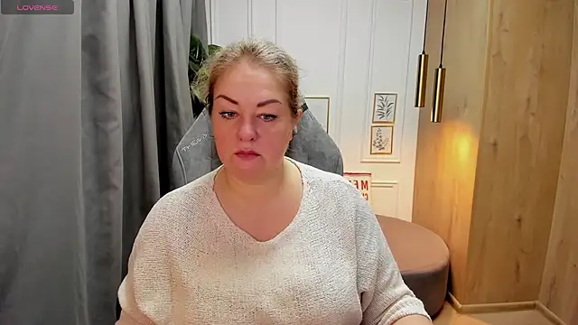 Snapshot of JenniferLight chatting on 01/20/25, 07:14 JenniferLight online show from 01/20/25, 07:14