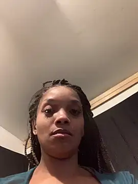 Snapshot of Rakiyahcharms chatting on 12/21/24, 03:47 Rakiyahcharms online show from 12/21/24, 03:47
