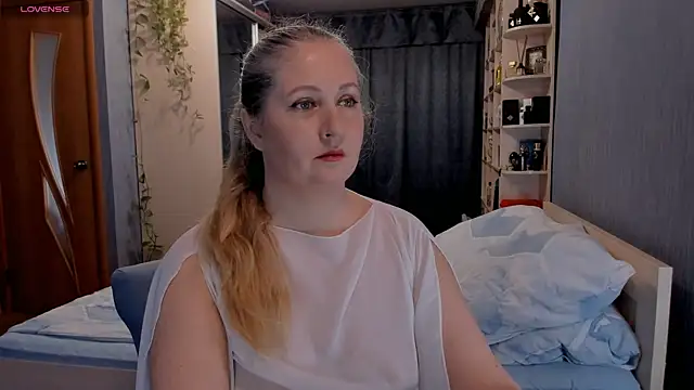 Snapshot of SweetLanna chatting on 04/01/26, 08:39 SweetLanna online show from 04/01/26, 08:39