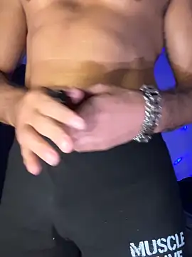 Snapshot of TOYTOYNOW chatting on 02/02/25, 11:21 TOYTOYNOW online show from 02/02/25, 11:21