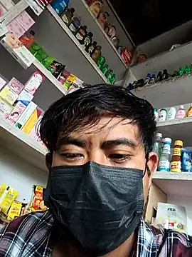 Snapshot of Yomo12345677 chatting on 11/02/25, 06:49 Yomo12345677 online show from 11/02/25, 06:49