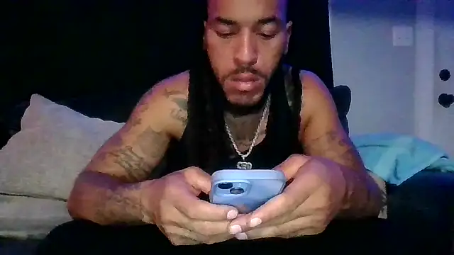 Snapshot of BigWayneBabyXXX chatting on 10/19/25, 03:29 BigWayneBabyXXX online show from 10/19/25, 03:29