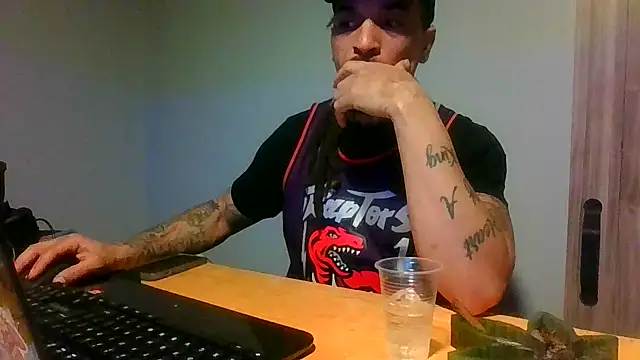 Snapshot of BigWayneBabyXXX chatting on 03/15/26, 04:07 BigWayneBabyXXX online show from 03/15/26, 04:07