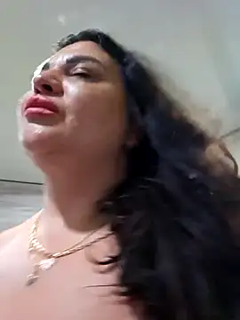 Snapshot of littleRikka chatting on 09/13/25, 07:24 littleRikka online show from 09/13/25, 07:24