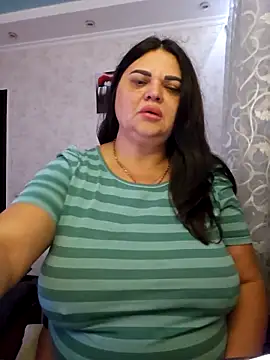 Snapshot of littleRikka chatting on 09/28/25, 08:25 littleRikka online show from 09/28/25, 08:25