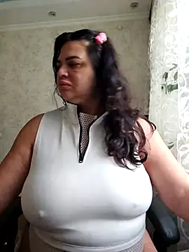 Snapshot of littleRikka chatting on 10/12/25, 07:29 littleRikka online show from 10/12/25, 07:29