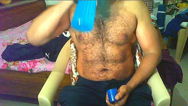 Snapshot of Vbestshow chatting on 06/14/26, 01:13 Vbestshow online show from 06/14/26, 01:13