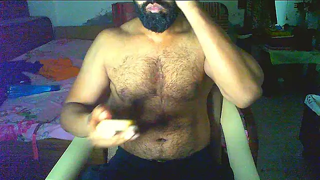 Snapshot of Vbestshow chatting on 07/07/26, 12:42 Vbestshow online show from 07/07/26, 12:42