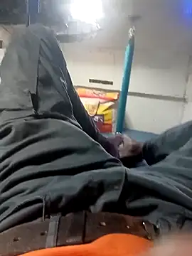 Snapshot of Bengali_BULL1 chatting on 09/27/25, 02:11 Bengali BULL1 online show from 09/27/25, 02:11