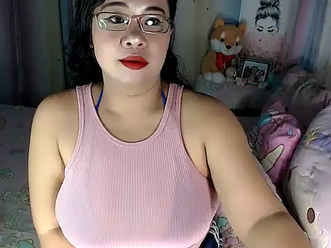 Snapshot of hersheykisses07 chatting on 11/19/25, 03:28 hersheykisses07 online show from 11/19/25, 03:28