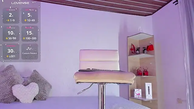 anastasia bee online show from 11/03/25, 01:23