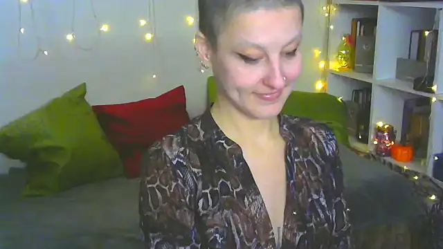 Snapshot of MartaBounty chatting on 10/24/25, 11:34 MartaBounty online show from 10/24/25, 11:34