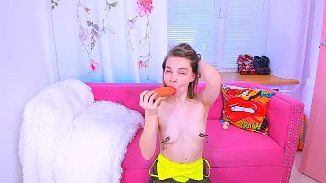 Snapshot of The_Deep_Passion chatting on 03/02/25, 12:43 The Deep Passion online show from 03/02/25, 12:43