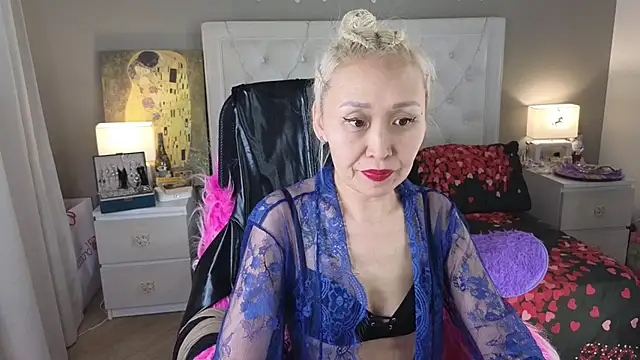 RoxalanaStar online show from 05/24/26, 09:09