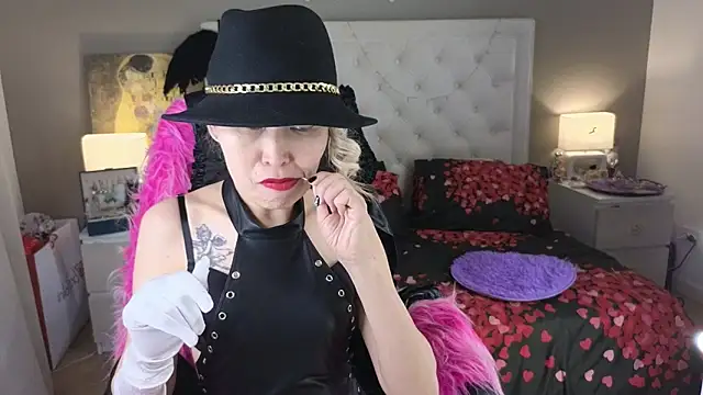 RoxalanaStar online show from 06/05/26, 10:54