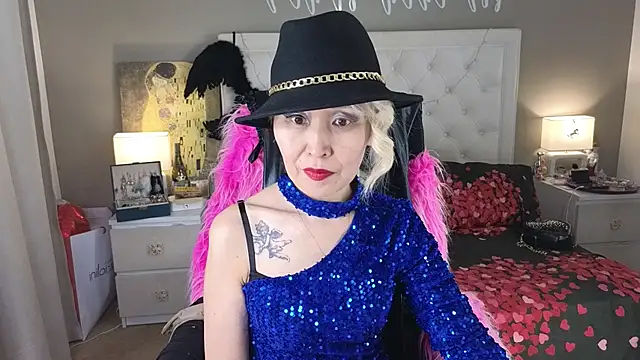 RoxalanaStar online show from 06/12/26, 12:04