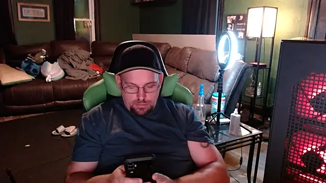 Snapshot of Hunter_Largo@xh chatting on 11/24/25, 10:53 Hunter Largoxh online show from 11/24/25, 10:53